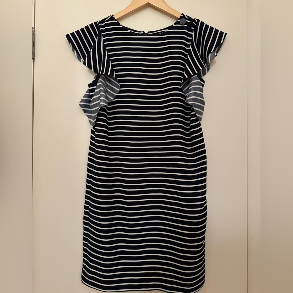 Banana Republic (Like New) striped dress. Size 4. Navy and white.